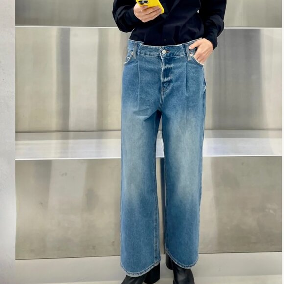 Oak & Fort Cropped High-Rise Pleated Jeans - Picture 1 of 10